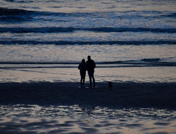 Oostende strand zee wandelaars in de avond_foto's Monique Thoelen_DSC_7762